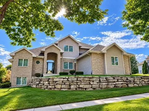 9101 Settlers Rd, Madison, WI 53717