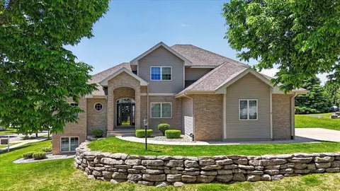 9101 Settlers Rd, Madison, WI 53717
