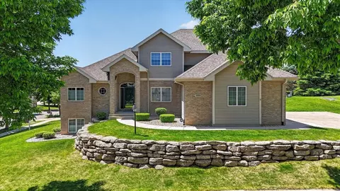 9101 Settlers Rd, Madison, WI 53717