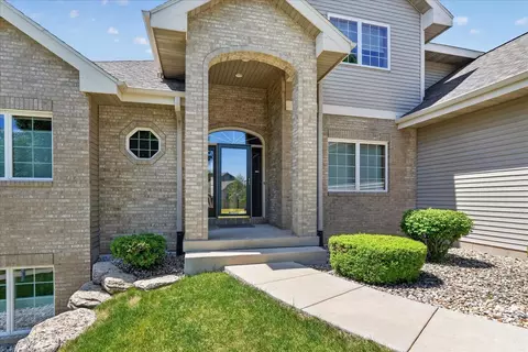 9101 Settlers Rd, Madison, WI 53717