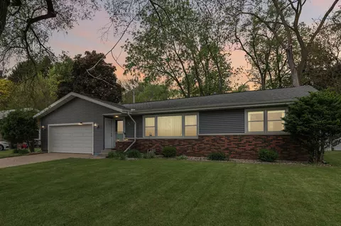 105 W Slifer St, Portage, WI 53901
