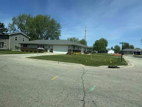 2921 Randolph Rd, Janesville, WI 53545