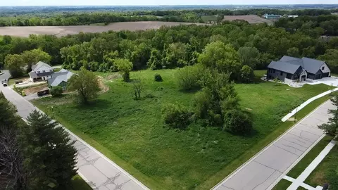 2810 Arbor Ridge Way, Janesville, WI 53548