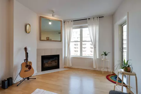 360 W Washington Ave #712, Madison, WI 53703
