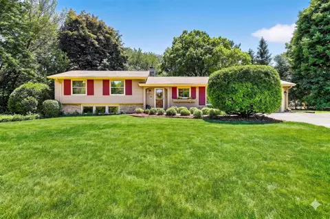 18345 Harvest Ln, Brookfield, WI 53045