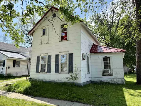 337 W 4th St, Richland Center, WI 53581