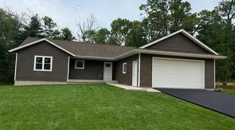 1021 Cynthia Ln, Wisconsin Dells, WI 53965
