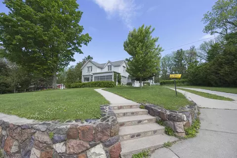 304 Tenth Ave St, Baraboo, WI 53913