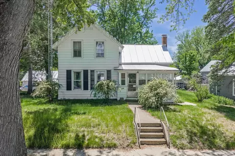 426 4th St, Baraboo, WI 53913