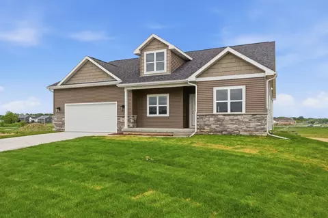 166 S 8th St #003, Evansville, WI 53536