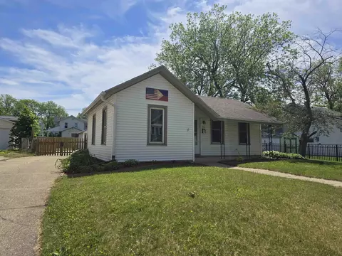 412 N Chatham St, Janesville, WI 53548