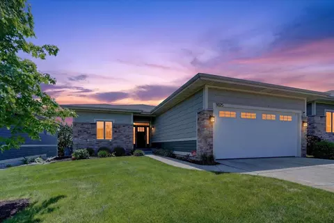 9025 Royal Oaks Cir, Verona, WI 53593