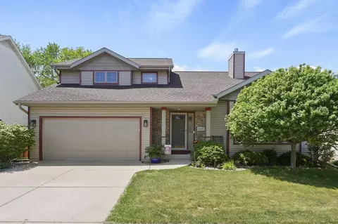 422 Bailey Dr, Madison, WI 53718
