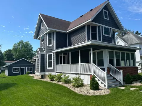 308 W Main St, Waunakee, WI 53597