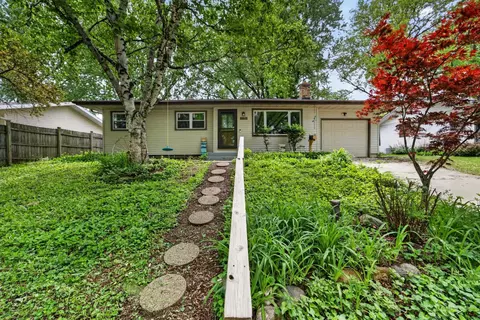 1121 Debra Ln, Madison, WI 53704