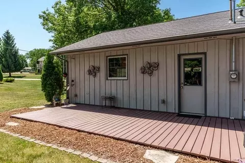 Exterior - 807 E Holiday Dr, Beloit, WI 53511 photo 9 of 15