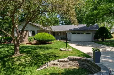 Exterior - 807 E Holiday Dr, Beloit, WI 53511 photo 2 of 15