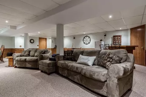Living - 807 E Holiday Dr, Beloit, WI 53511 photo 6 of 6