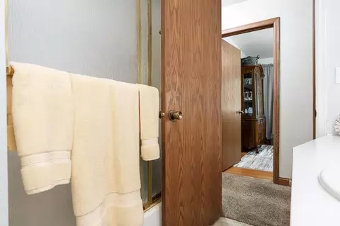 Bath - 807 E Holiday Dr, Beloit, WI 53511 photo 3 of 3