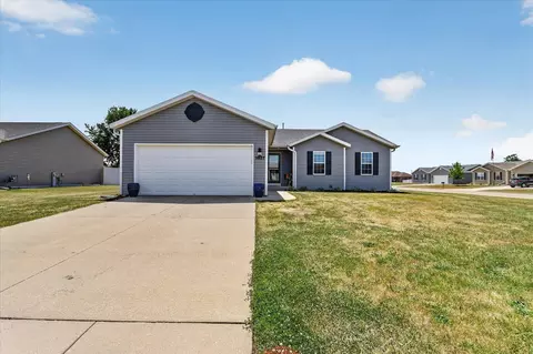 1627 Redwood Dr, Janesville, WI 53548