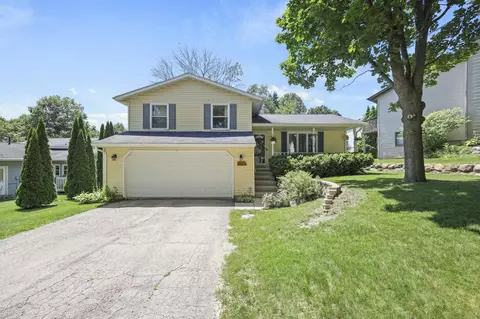 621 Seven Nations Dr, Madison, WI 53713