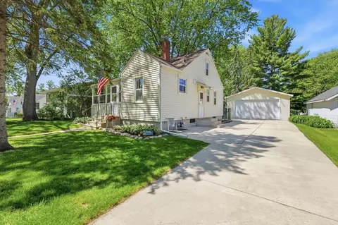 473 Walker Ave, Green Lake, WI 54941