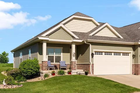 6781 Village Walk Ln, Deforest, WI 53532