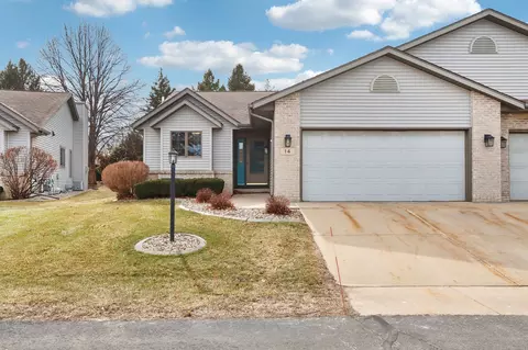 14 Village Homes Dr, Waunakee, WI 53597
