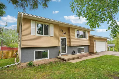 2710 Golden Gate Way, Madison, WI 53713