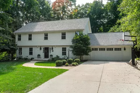 647 Summit Rd, Madison, WI 53704