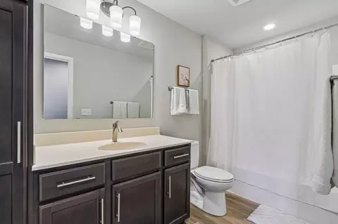 Bath - 306 Markham Rd #202, Eagle, WI 53119 photo 2 of 2