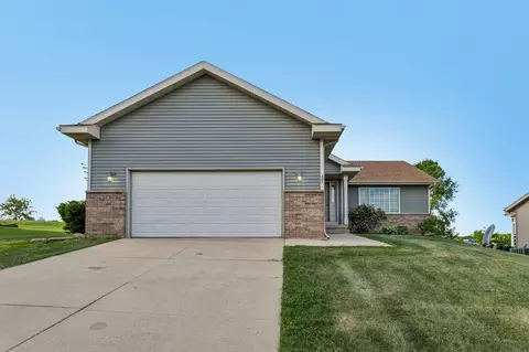 202 Michelle Ln, Cottage Grove, WI 53527