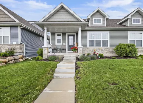 674 Hillcrest Dr, Waunakee, WI 53597