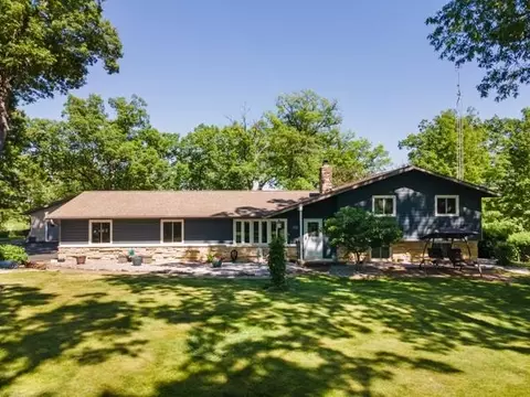 n5948 County Road South, Lake Mills, WI 53551
