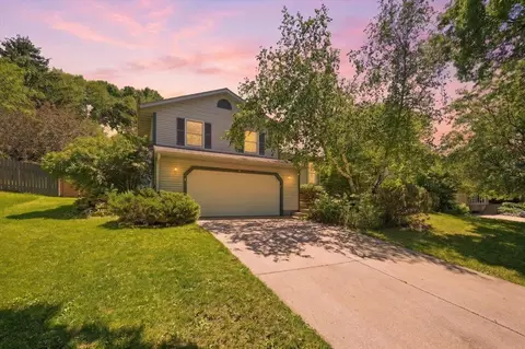 2813 Maple Grove Dr, Madison, WI 53719