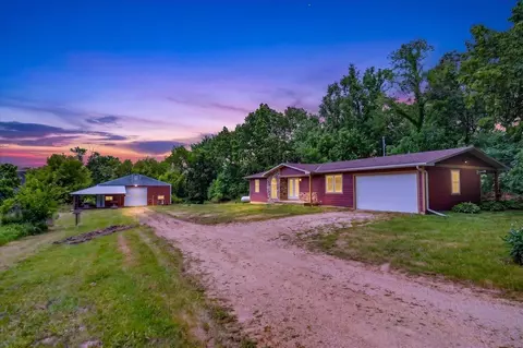 1397 Sayles Trl, Belleville, WI 53508