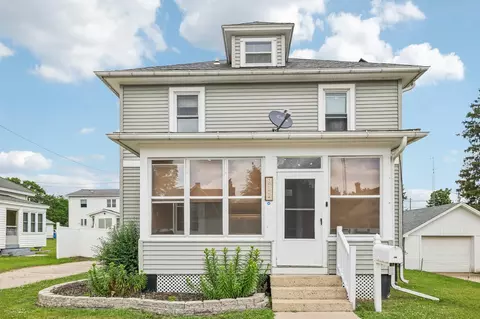 811 W Franklin St, Portage, WI 53901