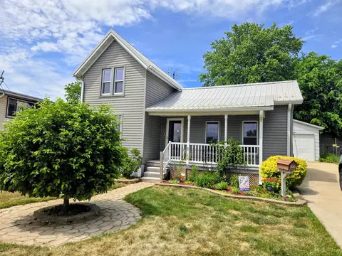 288 Riverside St, Janesville, WI 53548
