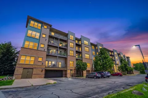 8201 Mayo Dr #406, Madison, WI 53719