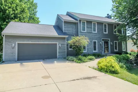 209 Waverly Dr, Cambridge, WI 53523