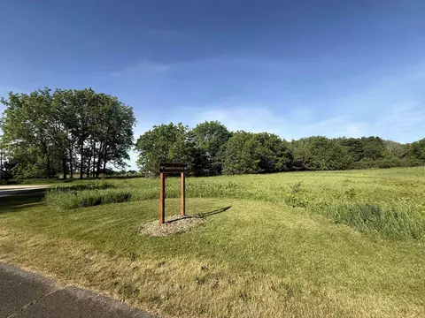 Exterior - 4066 Hanover Dr, Deforest, WI 53532 photo 5 of 6