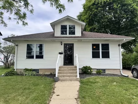 340 Broadway St, Platteville, WI 53818