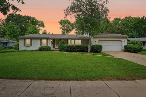 318 Oldfield Rd, Madison, WI 53717