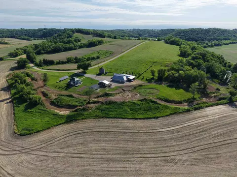 7469 Grant River Rd, Cassville, WI 53806