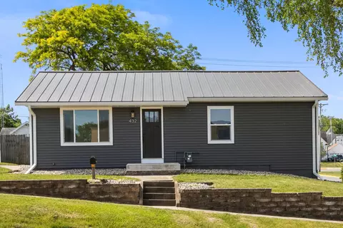 432 W Marion St, Portage, WI 53901