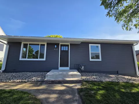 432 W Marion St, Portage, WI 53901