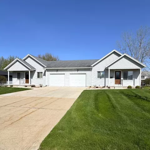 324-326 East Ave, Belleville, WI 53508