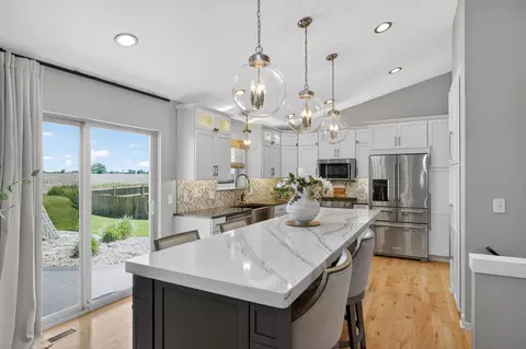 6918 Rembrandt Rd, Deforest, WI 53532