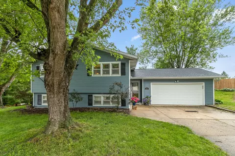 619 12th Ave, New Glarus, WI 53574