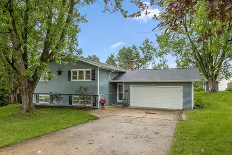 619 12th Ave, New Glarus, WI 53574
